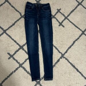 Women’s American Eagle skinny jeans.  Size 2 regular